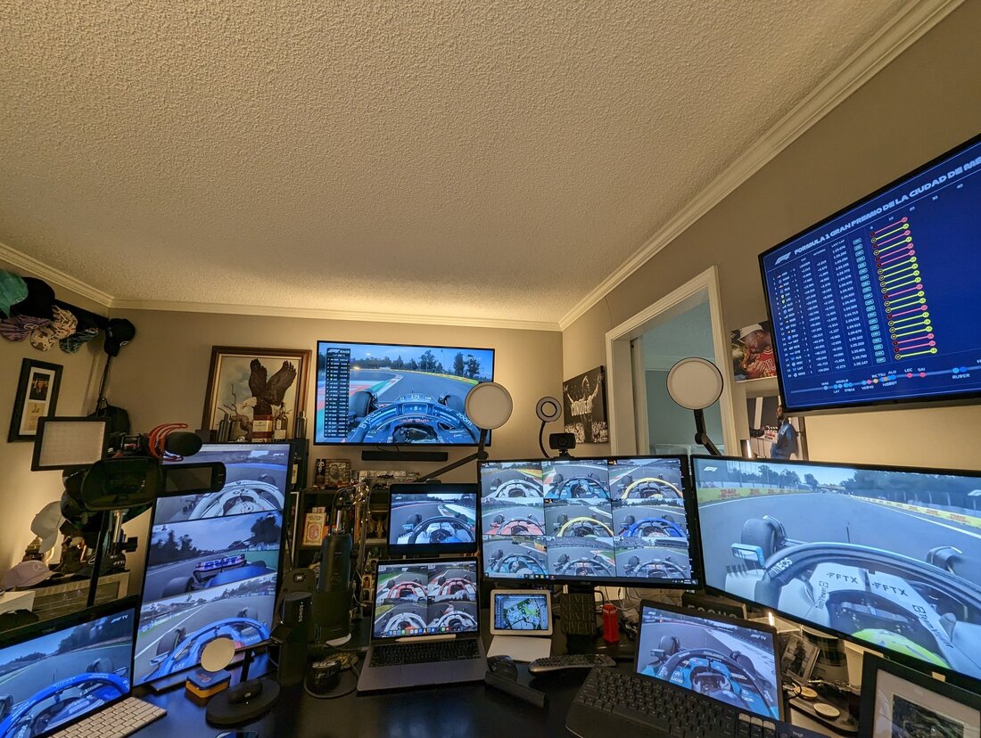 McCabeAlex's viewing setup