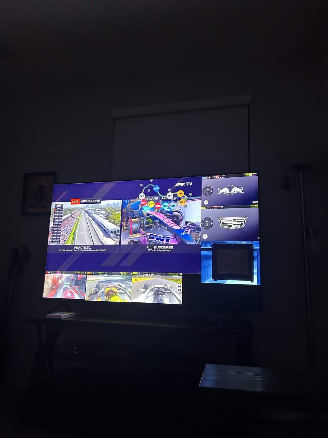 TheBaconCat's viewing setup